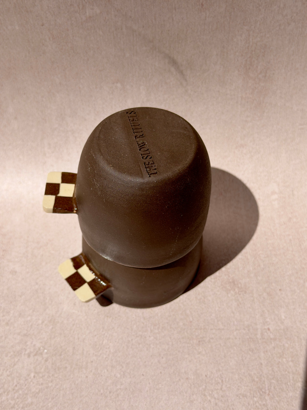 Tasse a café damier grés noir