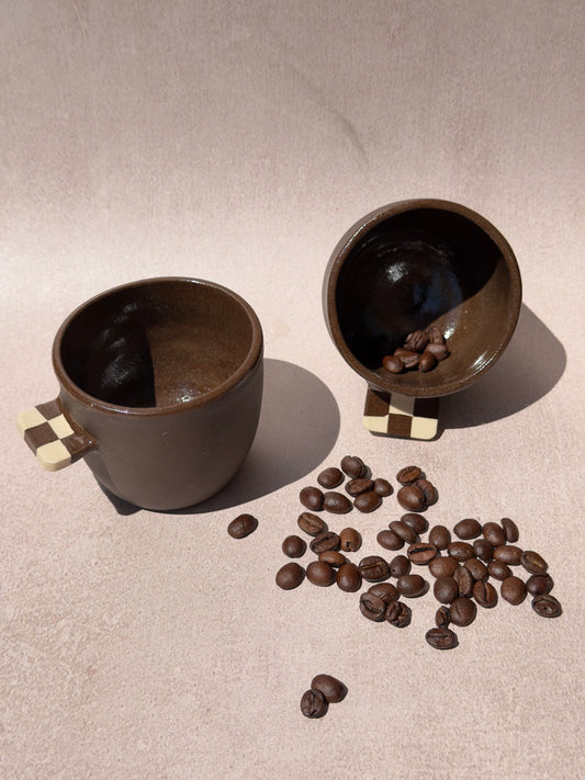 Tasse a café damier grés noir
