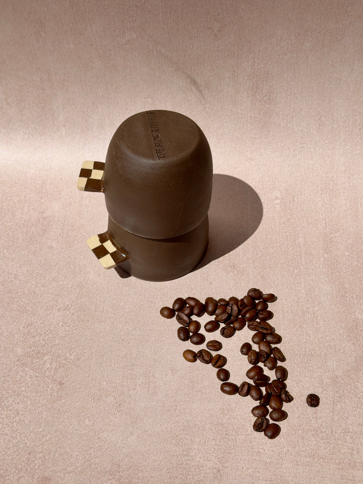 Tasse a café damier grés noir
