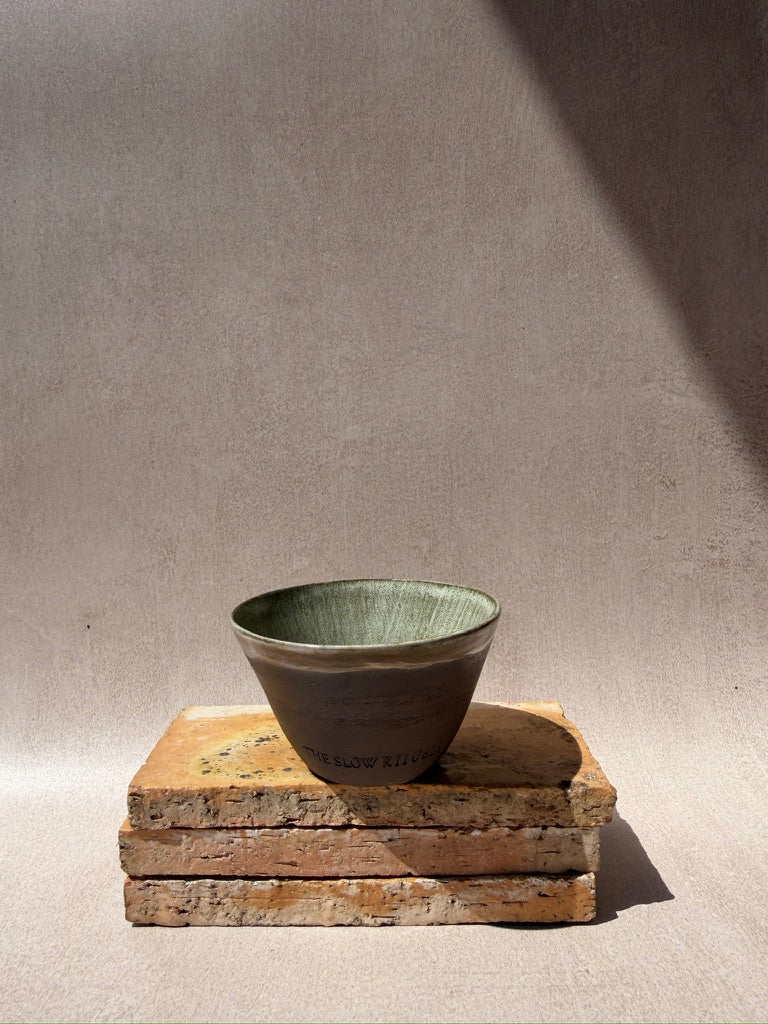 Tasse à café Koppu vert en Grès Noir